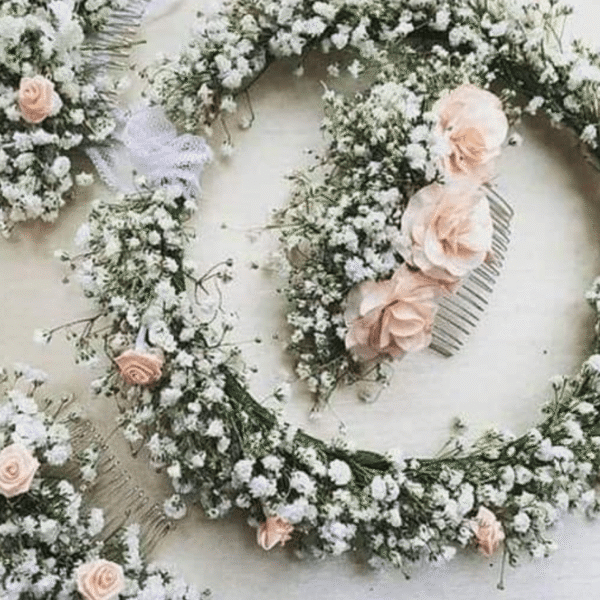 Baby's Breath aur Peach Roses Floral Hair Set