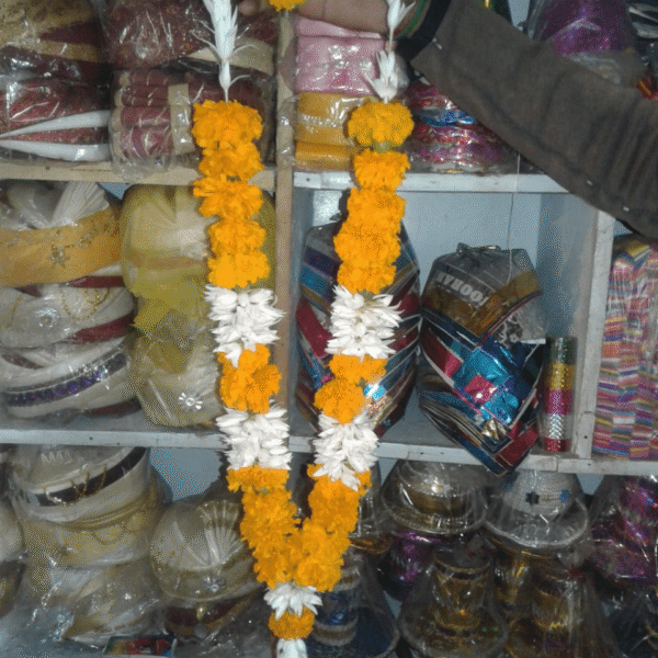 Orange Genda aur White Flower Festive Mala