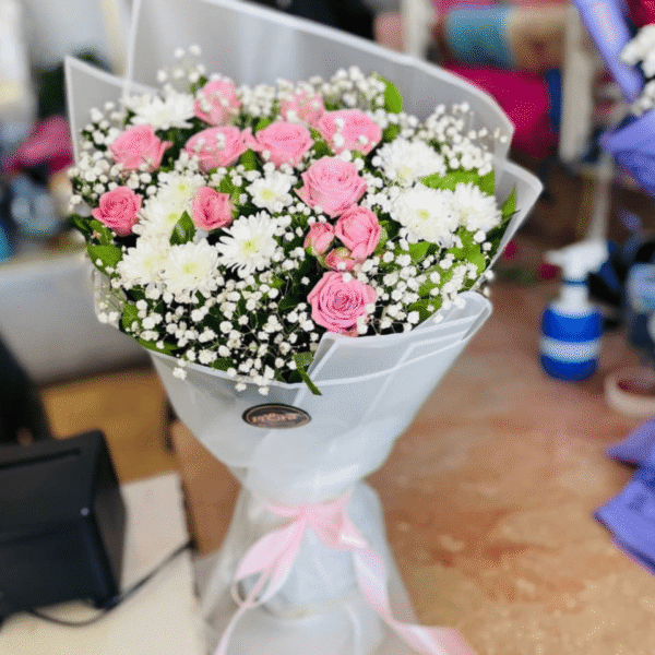 Charming Pink RosesBouquet